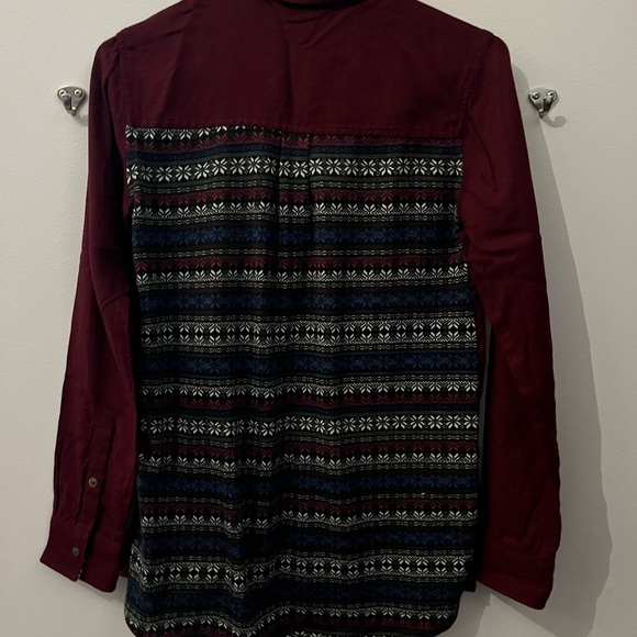 Red shirt with colored back - Picture 3 of 3